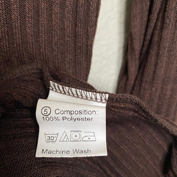 Ribbed Knit Lettuce Trim Top - Picture 7 of 12